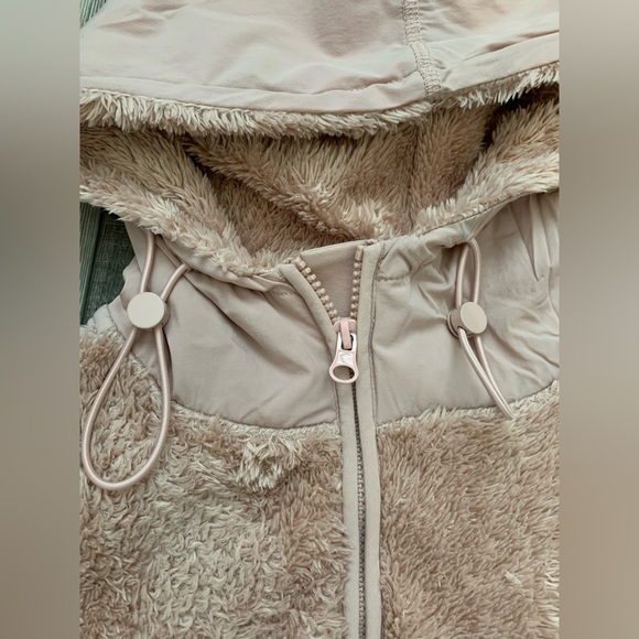 ZYIA Blush Pink Fuzzy Zip Up Jacket - Size Medium - Picture 3 of 4